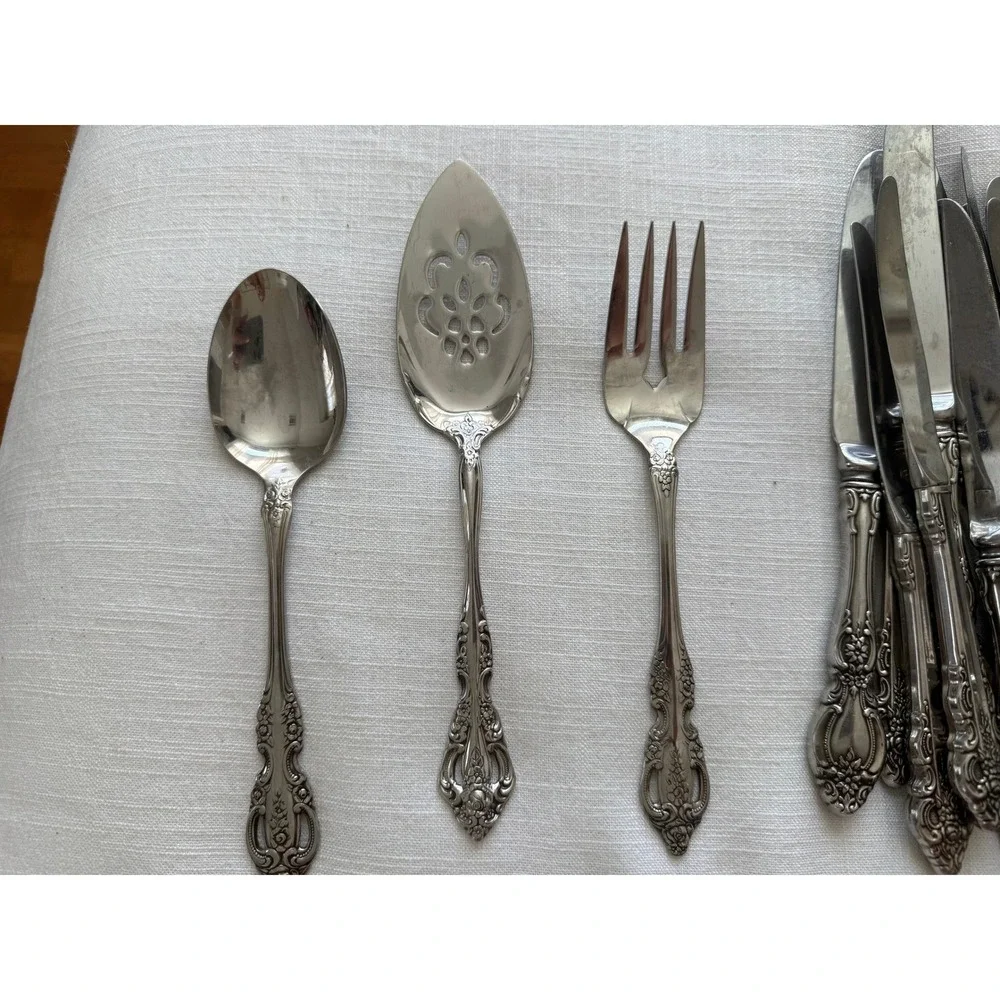Oneida Distinction Deluxe Stainless Michelangelo Flatware Set 60+ Pieces Ornate